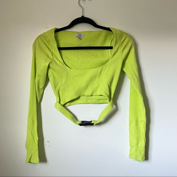 TOBI neon green‘
ASHA SNAP BUCKLE RIB KNIT CROP TOP’ - Picture 2 of 9